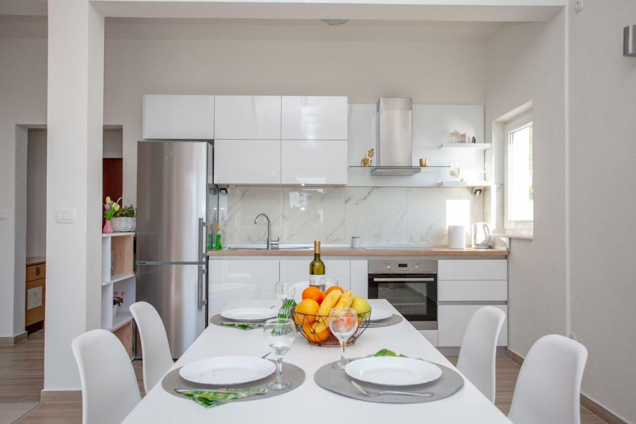 Luxury Sea View Apartment Йесенице Екстериор снимка